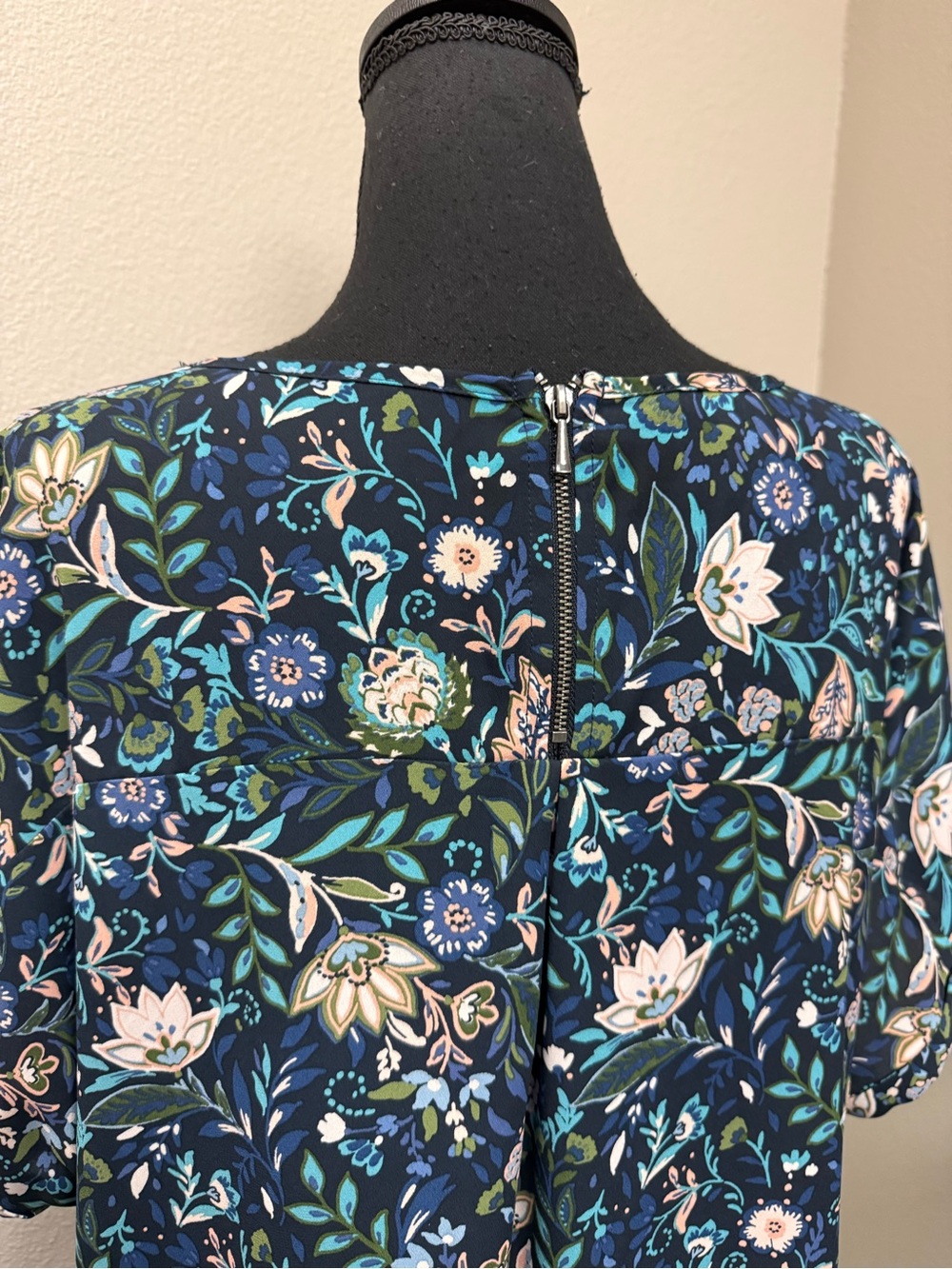 Maurices XL Navy Floral Boho Blouse Short Sleeve Lightweight Cottagecore Top - Picture 7 of 15